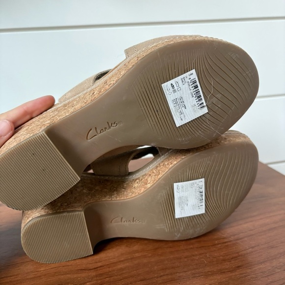 Clarks Women's Giselle Cove Tan Beige Sandals Shoes Comfort Cork Wedge Size 7.5 - Picture 6 of 8
